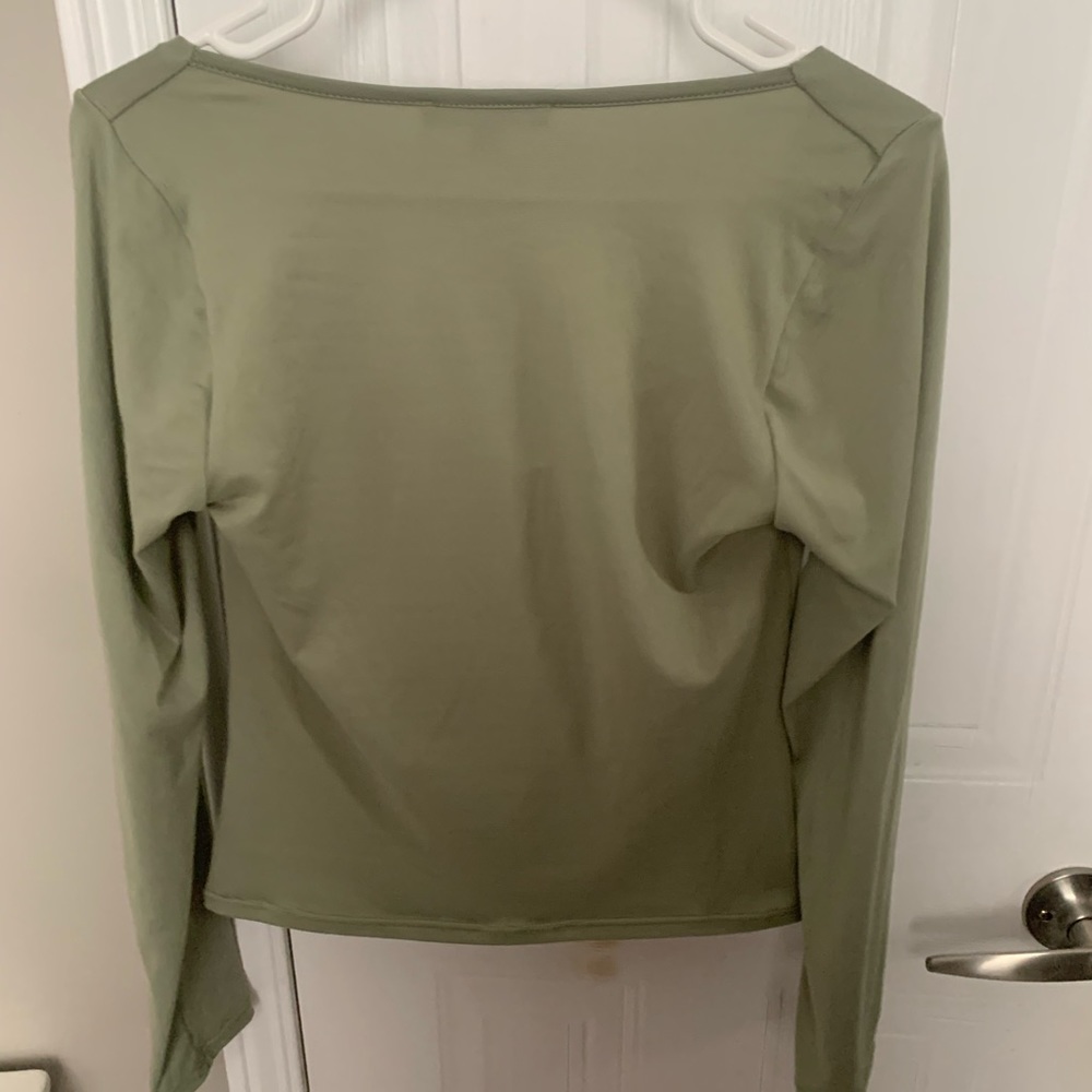 Sweetheart neckline long sleeve shirt